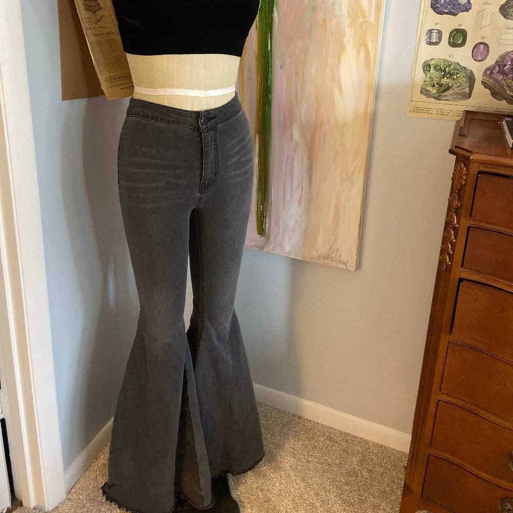 FREE PEOPLE 'Just Float On' FLARE JEANS SIZE 25